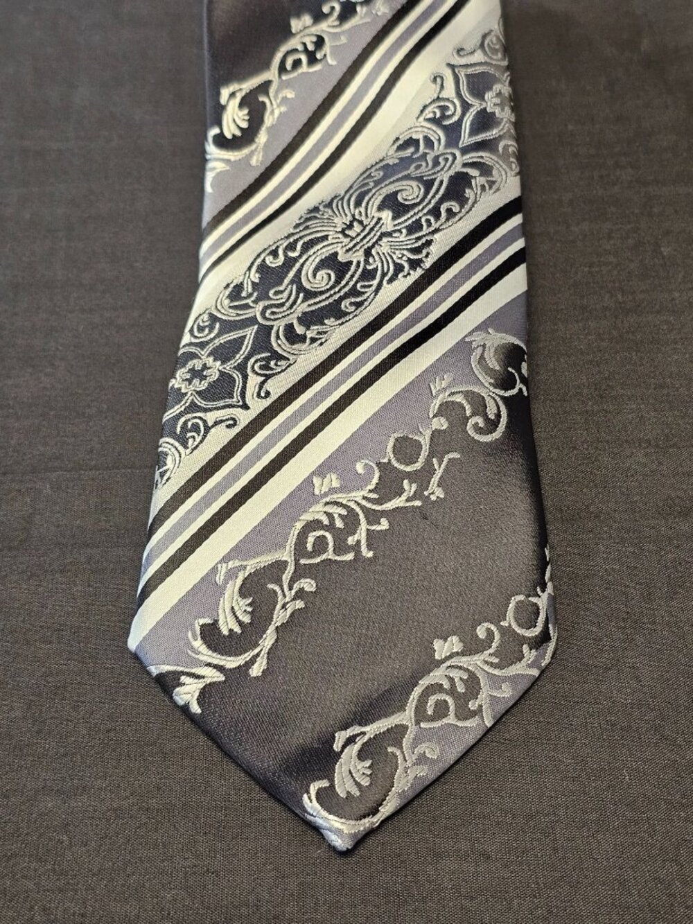 Karl Knox Mens Silver & Black Floral Stripe Necktie